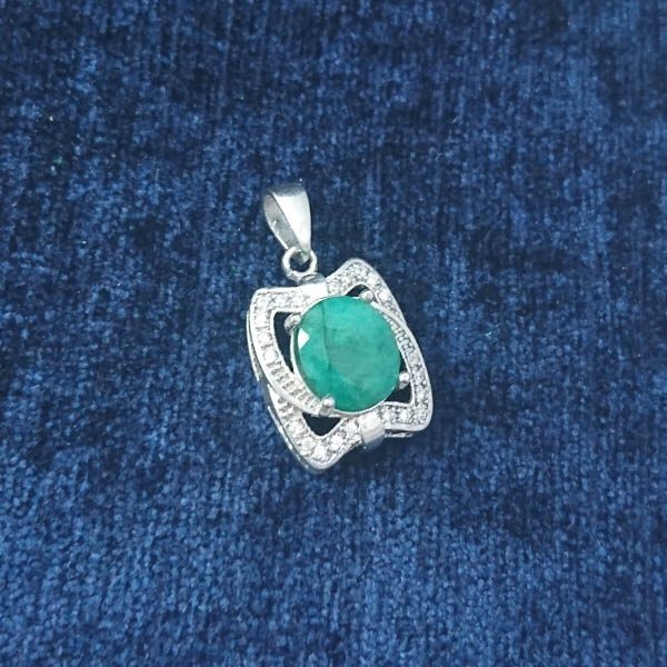 انواع گردنبند زمرد دخترانه اصل