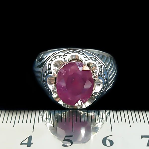 انگشتر نقره مردانه طرح فاخر آریا با سنگ یاقوت سرخ الماس تراش - Image 2