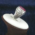 انگشتر نقره مردانه طرح فاخر کیارش با سنگ یاقوت سرخ الماس تراش - Image 5