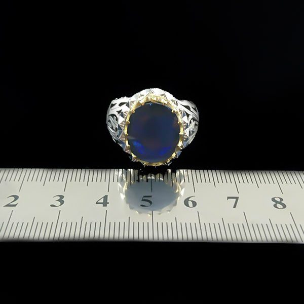 انگشتر نقره مردانه فاخر دست ساز طرح پرهام با نگین یاقوت کبود الماس تراش - Image 4