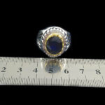 انگشتر نقره مردانه فاخر دست ساز طرح بابک با نگین یاقوت کبود الماس تراش - Image 3