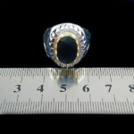 انگشتر نقره مردانه فاخر دست ساز طرح حمید با نگین یاقوت کبود الماس تراش - Image 2