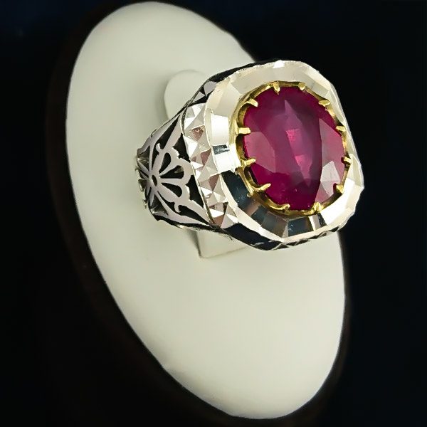 زیباترین انگشتر یاقوت سرخ ظریف