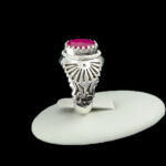 انگشتر نقره مردانه فاخر دست ساز طرح بیژن با سنگ یاقوت سرخ الماس تراش - Image 4