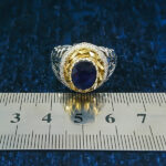 انگشتر نقره مردانه فاخر دست ساز طرح نوید با نگین یاقوت کبود الماس تراش - Image 2