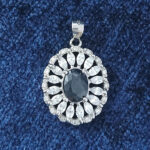 گردنبند نقره زنانه طرح ساینا با سنگ یاقوت کبود الماس تراش - Image 2