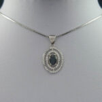 گردنبند نقره زنانه طرح لعیا با سنگ یاقوت کبود الماس تراش - Image 3