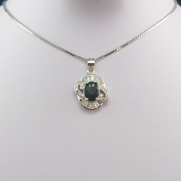 گردنبند نقره زنانه طرح رومینا با سنگ یاقوت کبود الماس تراش - Image 2