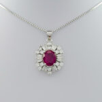 گردنبند نقره زنانه طرح نازگل با سنگ یاقوت سرخ الماس تراش