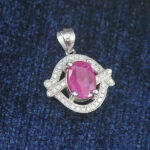 گردنبند نقره زنانه طرح فریما با سنگ یاقوت سرخ الماس تراش