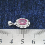 گردنبند نقره زنانه طرح مهر با سنگ یاقوت سرخ الماس تراش - Image 3