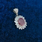 گردنبند نقره زنانه طرح آذر با سنگ یاقوت سرخ الماس تراش