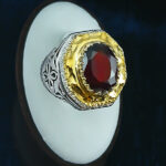 انگشتر نقره مردانه فاخر دست ساز طرح آرتین با سنگ گارنت الماس تراش