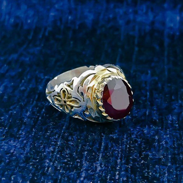 انگشتر نقره مردانه فاخر دست ساز طرح ایرج با سنگ گارنت الماس تراش - Image 6