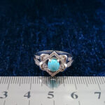 انگشتر نقره زنانه طرح مهری با نگین فیروزه نیشابوری - Image 3