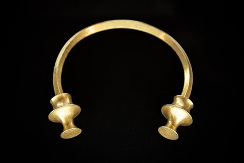 Antique-bracelet-7 دستبند: نکات طلایی برای انتخاب مدل دستبند +۶۰ عکس دستبند خاص 