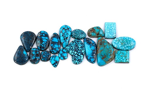 Turquoise-stone-properties خواص سنگ فیروزه: شگفت‌انگیزترین خواص انگشتر فیروزه 