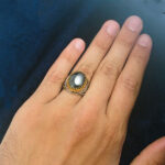 انگشتر نقره مردانه طرح یا علی با سنگ حدید صینی+حکاکی - Image 4