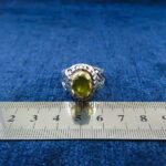 انگشتر نقره مردانه فاخر دست ساز طرح کیوان با سنگ زبرجد - Image 3