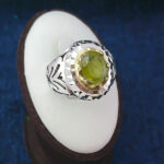 انگشتر نقره مردانه فاخر دست ساز طرح کیوان با سنگ زبرجد