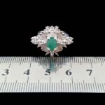 انگشتر نقره زنانه طرح دنیز با سنگ زمرد الماس تراش - Image 3