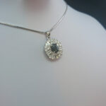 گردنبند نقره زنانه طرح مطهره با سنگ یاقوت کبود الماس تراش - Image 6