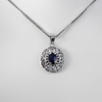 گردنبند یاقوت کبود الماس تراش نقره زنانه طرح آرامیس - Image 3