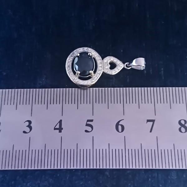 گردنبند نقره زنانه طرح پانیا با سنگ یاقوت کبود الماس تراش - Image 3