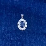 گردنبند نقره زنانه طرح آویسا با سنگ یاقوت کبود الماس تراش - Image 3