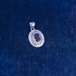 گردنبند نقره زنانه طرح بهسا با سنگ یاقوت کبود الماس تراش