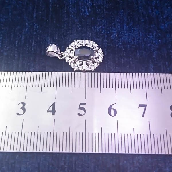 گردنبند نقره زنانه طرح پرنیا با سنگ یاقوت کبود الماس تراش - Image 4