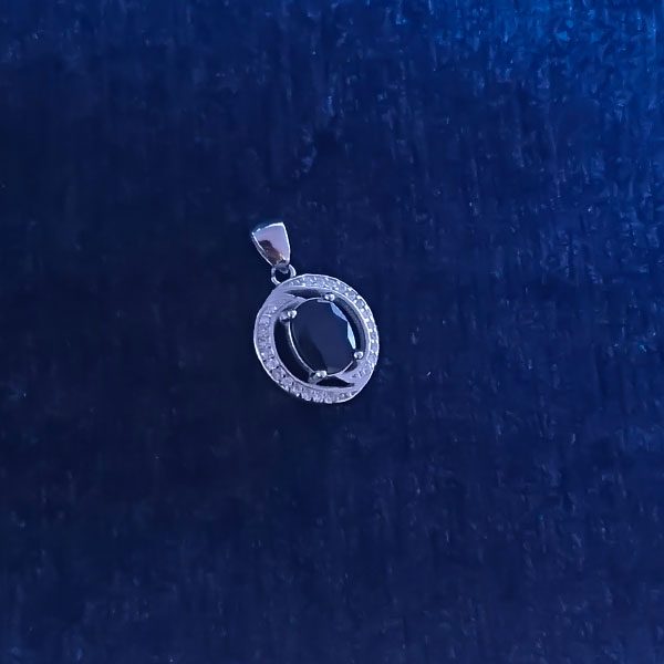 گردنبند نقره زنانه طرح آترینا با سنگ یاقوت کبود الماس تراش - Image 5