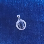 گردنبند نقره زنانه طرح آترینا با سنگ یاقوت کبود الماس تراش