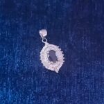 گردنبند نقره زنانه طرح بهشید با سنگ یاقوت کبود الماس تراش