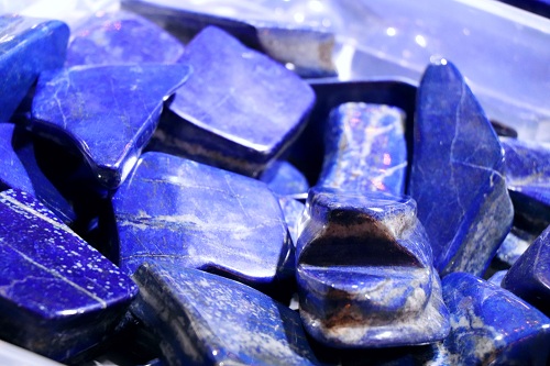 lapis-lazuli سنگ ماه تولد مهر : بررسی تخصصی سنگ ماه مهر + خواص + قیمت 
