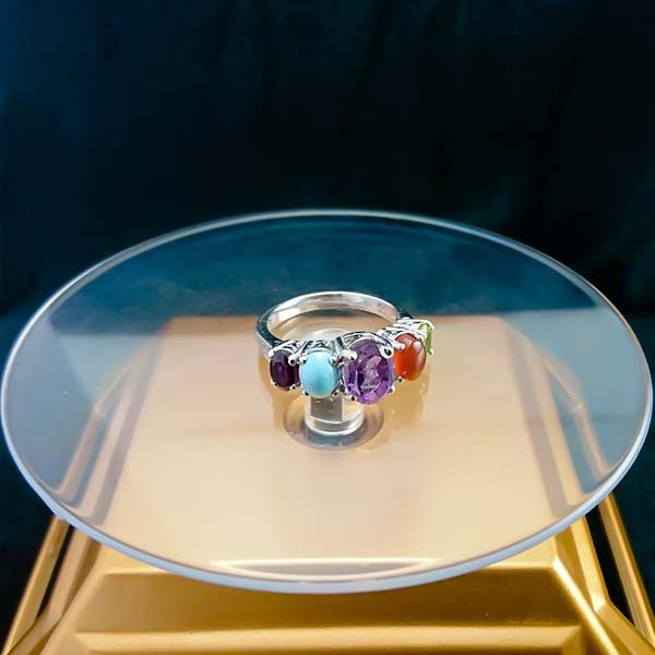 انگشتر نقره زنانه فاخر طرح جانا با چند سنگ معدنی اصل - Image 3