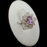 انگشتر نقره زنانه طرح پادینا با سنگ آمیتیست