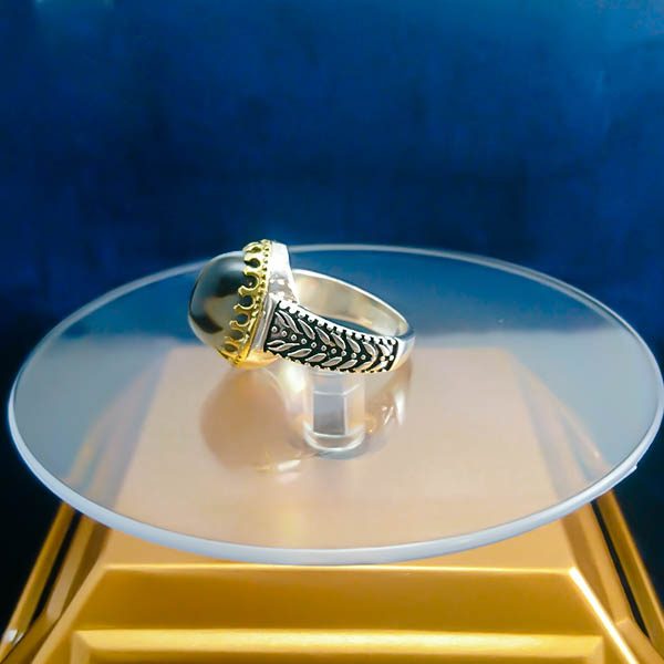 انگشتر نقره مردانه طرح خوشه ای دورطلایی با سنگ عقیق سلیمانی - Image 3