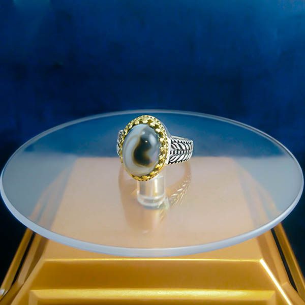 انگشتر نقره مردانه طرح خوشه ای دورطلایی با سنگ عقیق سلیمانی - Image 2