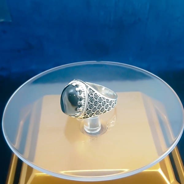 انگشتر نقره مردانه طرح صدفی سیاه قلم با سنگ عقیق سلیمانی - Image 5