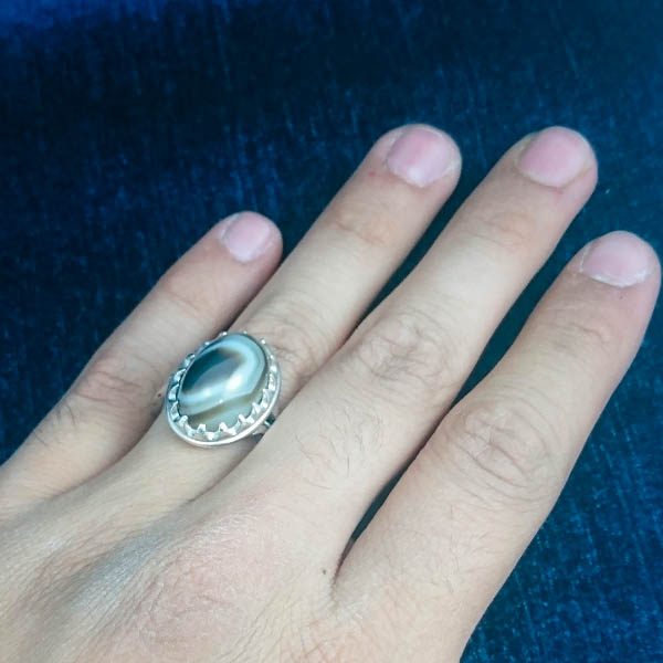 انگشتر نقره مردانه طرح پاسارگاد با سنگ عقیق سلیمانی - Image 2