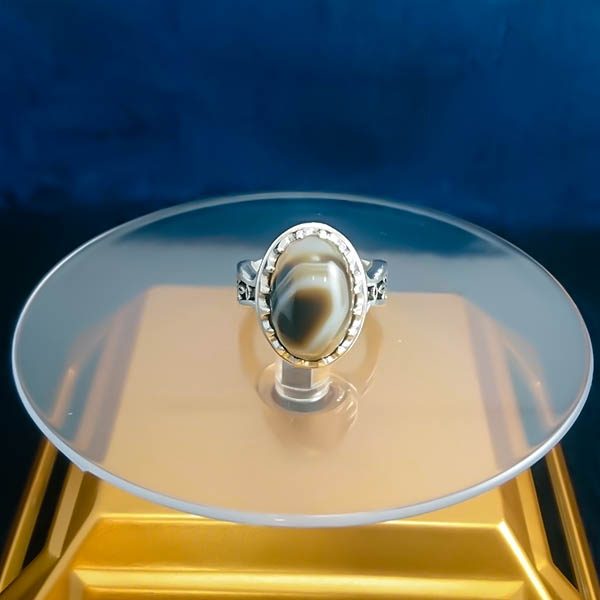 انگشتر نقره مردانه طرح پاسارگاد با سنگ عقیق سلیمانی - Image 3