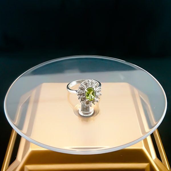 انگشتر نقره زنانه طرح رایا با سنگ زبرجد الماس تراش - Image 2