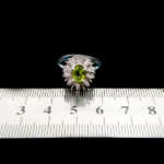 انگشتر نقره زنانه طرح رایا با سنگ زبرجد الماس تراش - Image 4