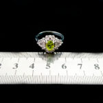 انگشتر نقره زنانه طرح زوفا با سنگ زبرجد الماس تراش - Image 3