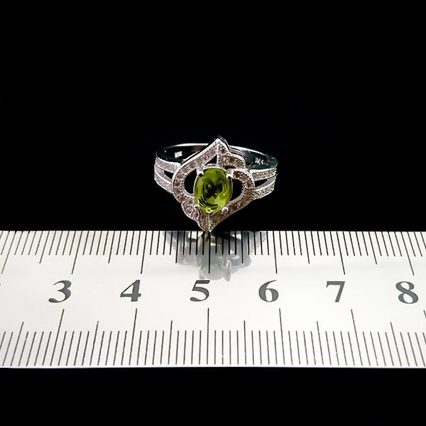 انگشتر نقره زنانه طرح ژرفا با سنگ زبرجد الماس تراش - Image 4