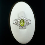 انگشتر نقره زنانه طرح ژیکان با سنگ زبرجد الماس تراش - Image 3