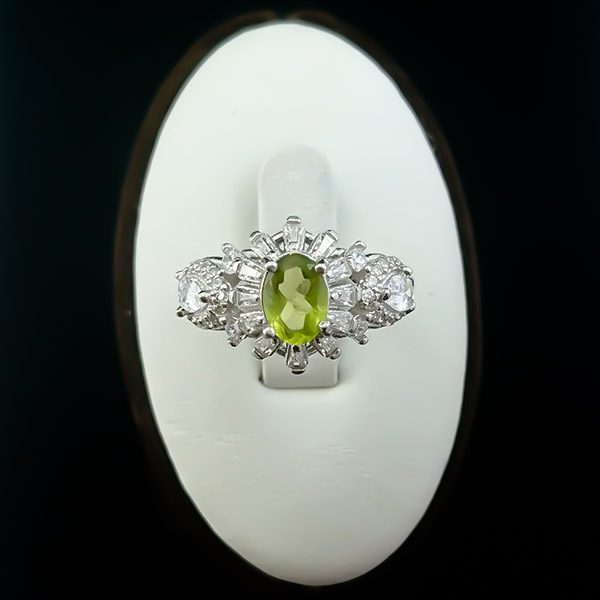 انگشتر نقره زنانه طرح ژیکان با سنگ زبرجد الماس تراش - Image 3