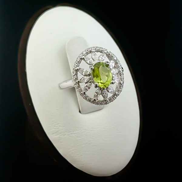 زیباترین انگشتر زبرجد ظریف