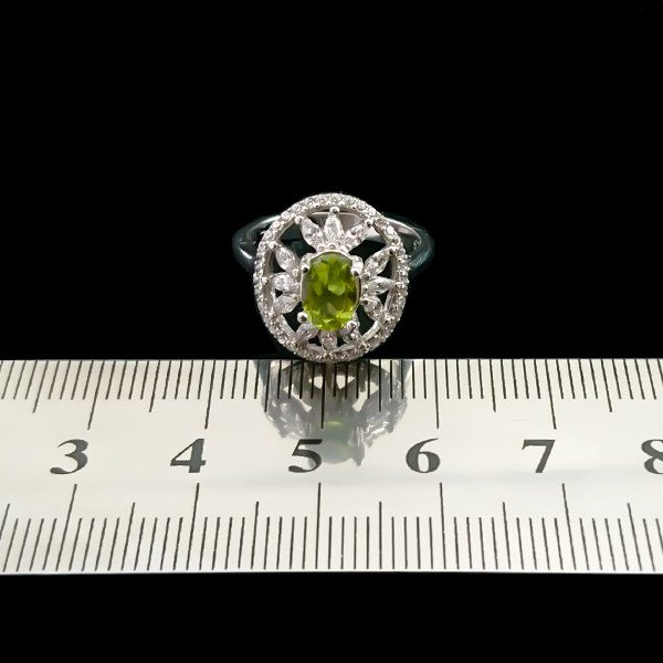 انگشتر نقره زنانه طرح سروین با سنگ زبرجد الماس تراش - Image 4